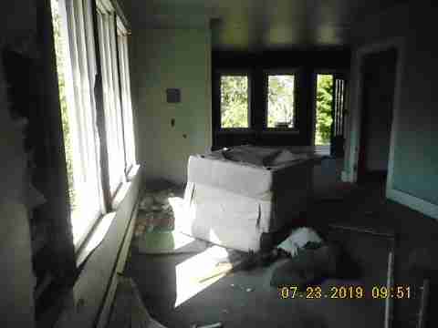 4400 St Clair (33)_m.jpg